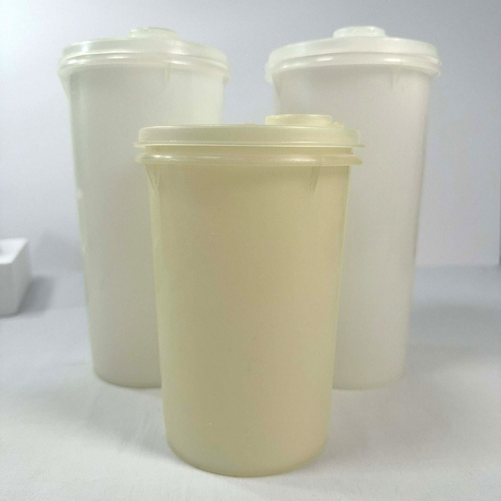Vintage Tupperware Juice Liquid Containers Lot of 3 With Lids Kitchen